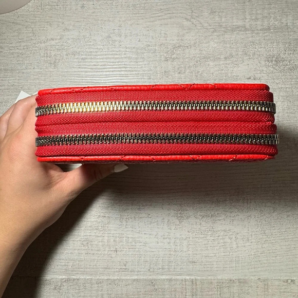 Red Halston Wallet - NWT - Picture 3 of 9
